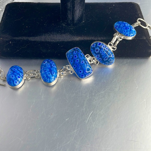 Jewelry - Delightful, dichroic glass blue bracelet so pretty